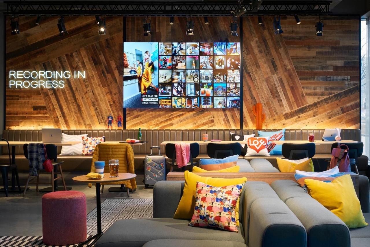 Hotel Moxy Slough Esterno foto