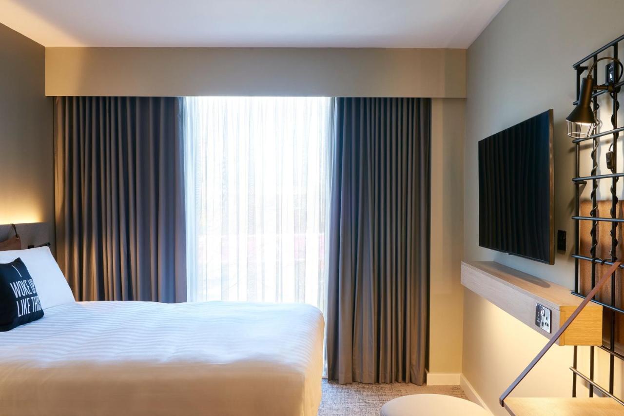 Hotel Moxy Slough Esterno foto